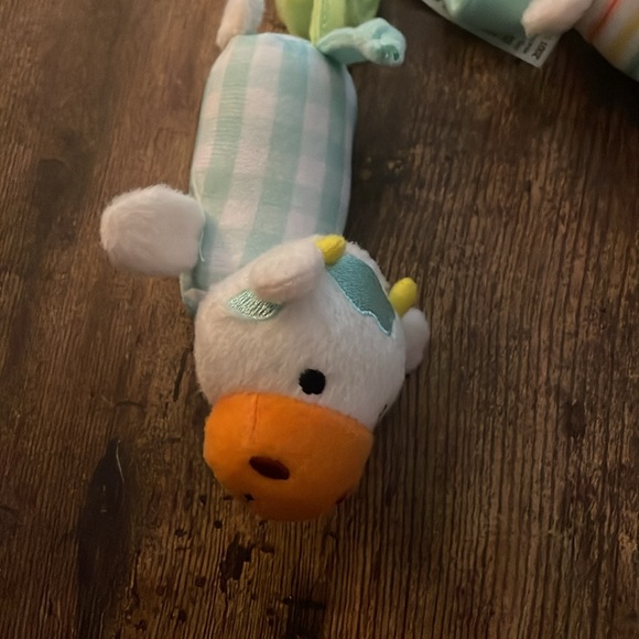 Hanging Stuffed Animals that Chime for Babies - Picture 6 of 9